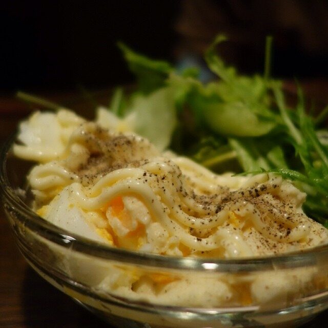 居酒屋のサラダ
