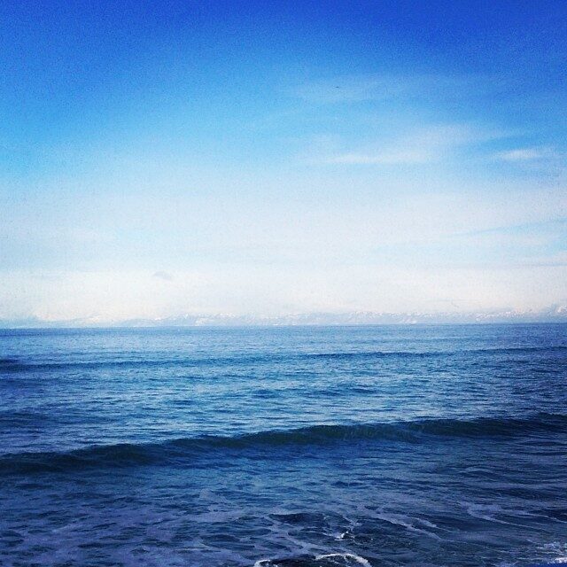 冬の青い海