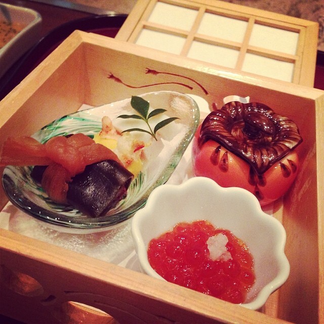 木の箱に入った会席の前菜
