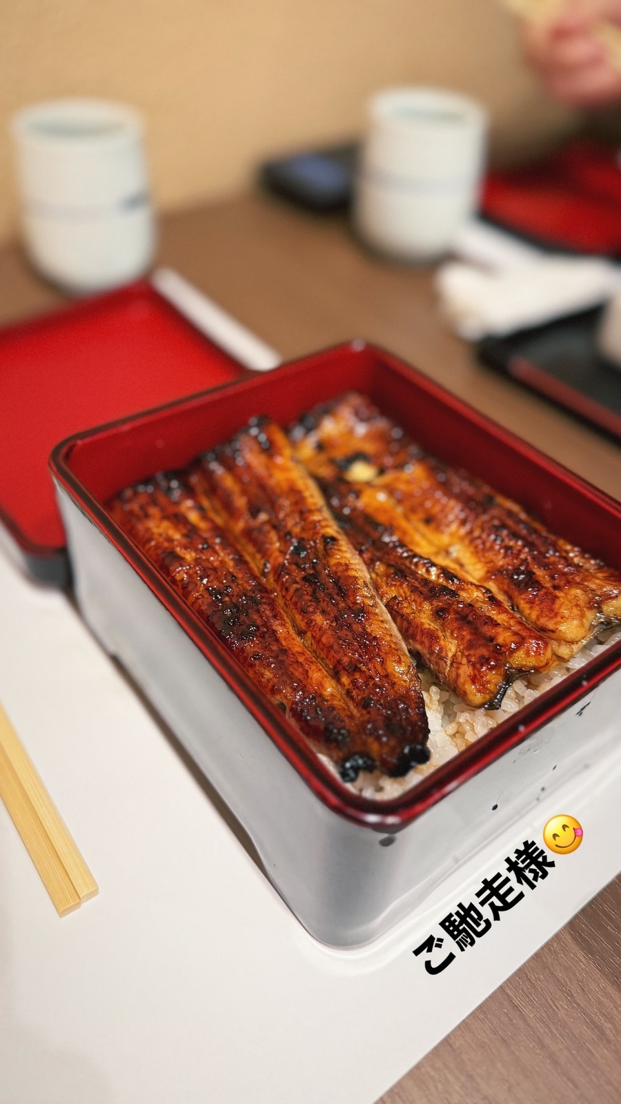 お重いっぱいのうなぎ