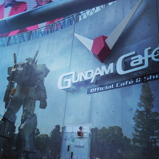 「GUNDAM Cafe」の看板