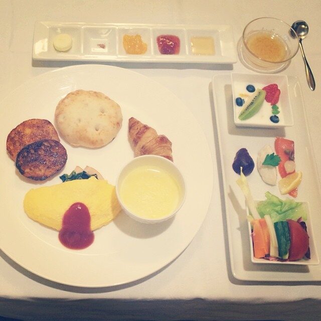 洋風の朝ごはんの皿