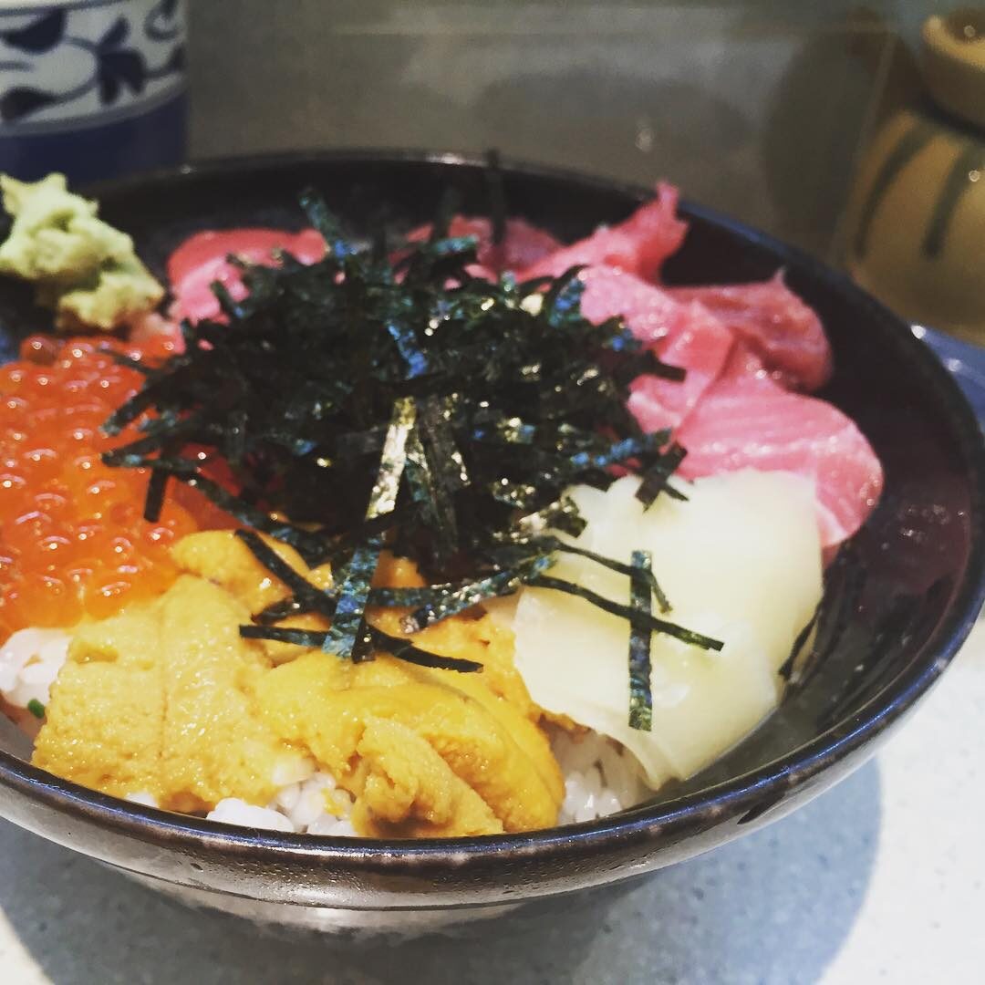 ウニといくらの海鮮丼