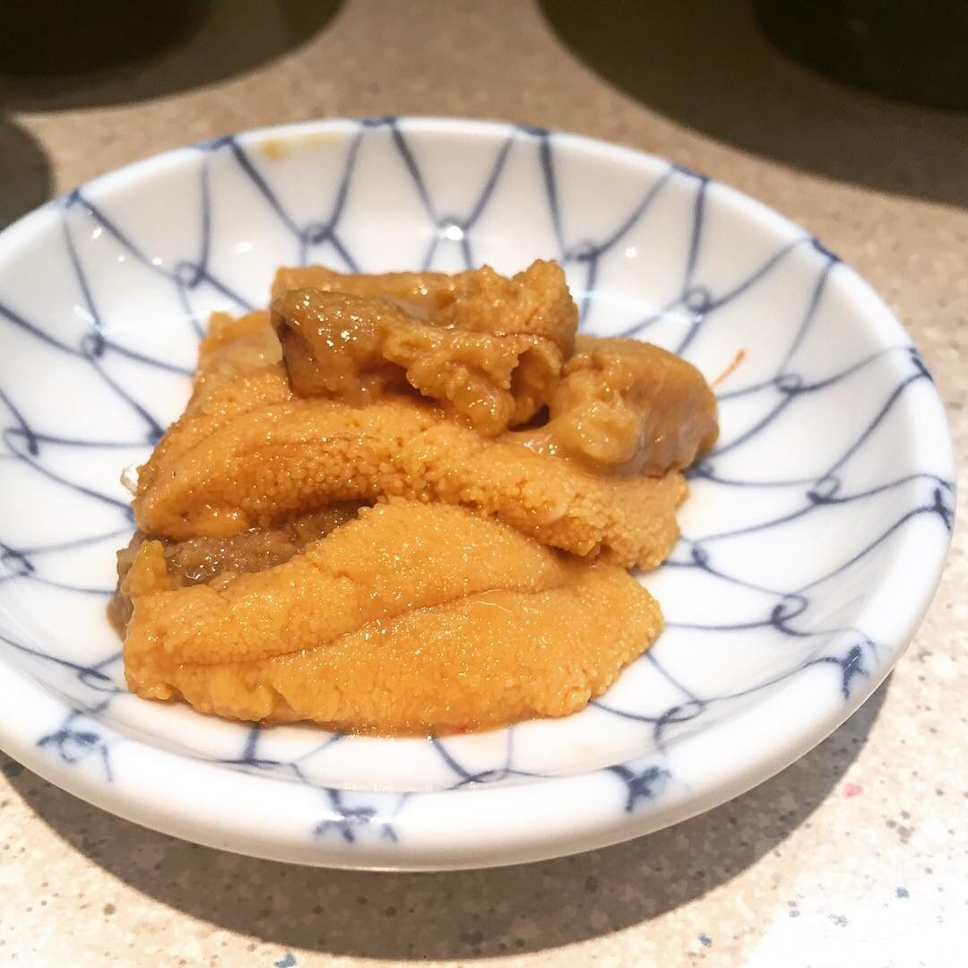 小皿にたっぷりのウニ